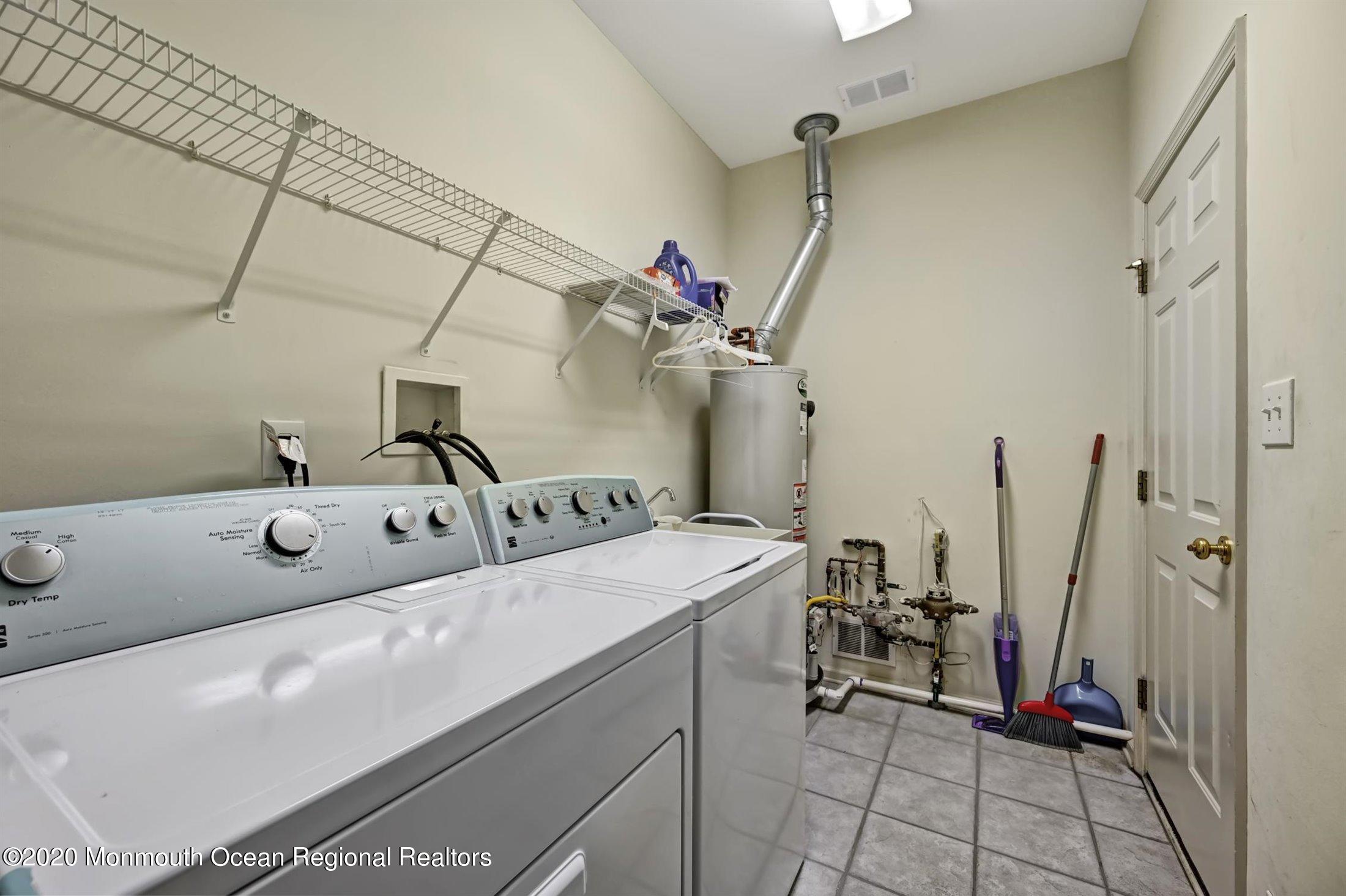 9 Pine Valley Road Jackson, NJ 08527 - Photo 23 of 45 23-Laundry