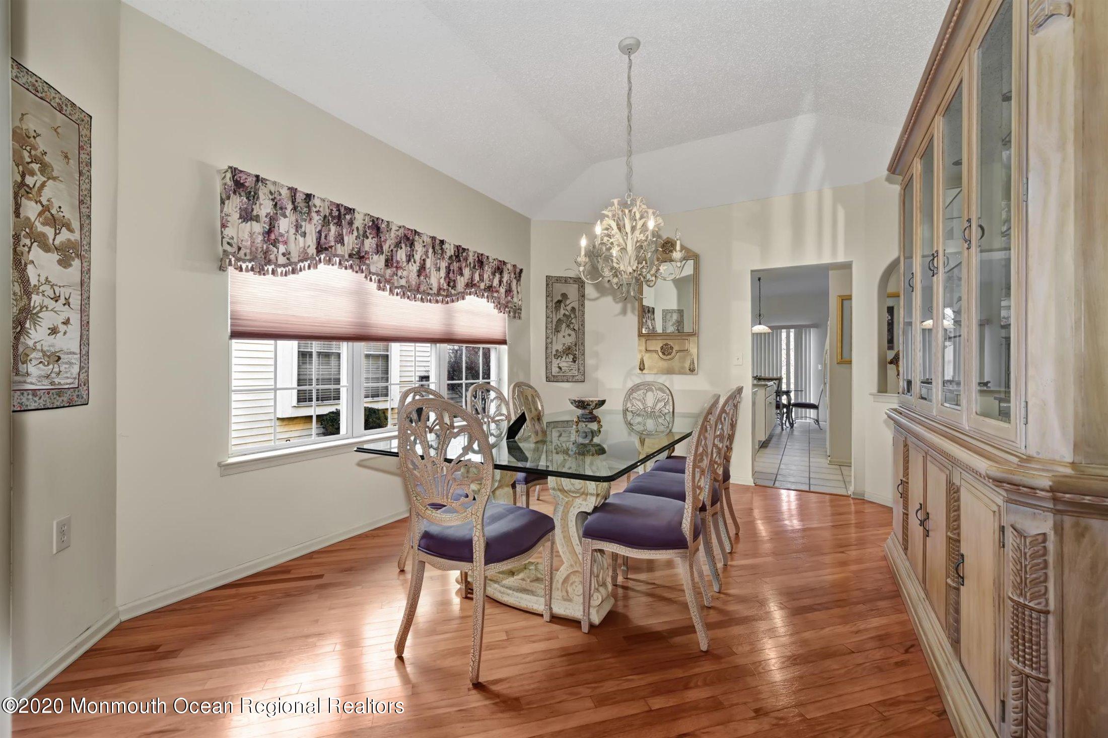9 Pine Valley Road Jackson, NJ 08527 - Photo 4 of 45 04-Dining