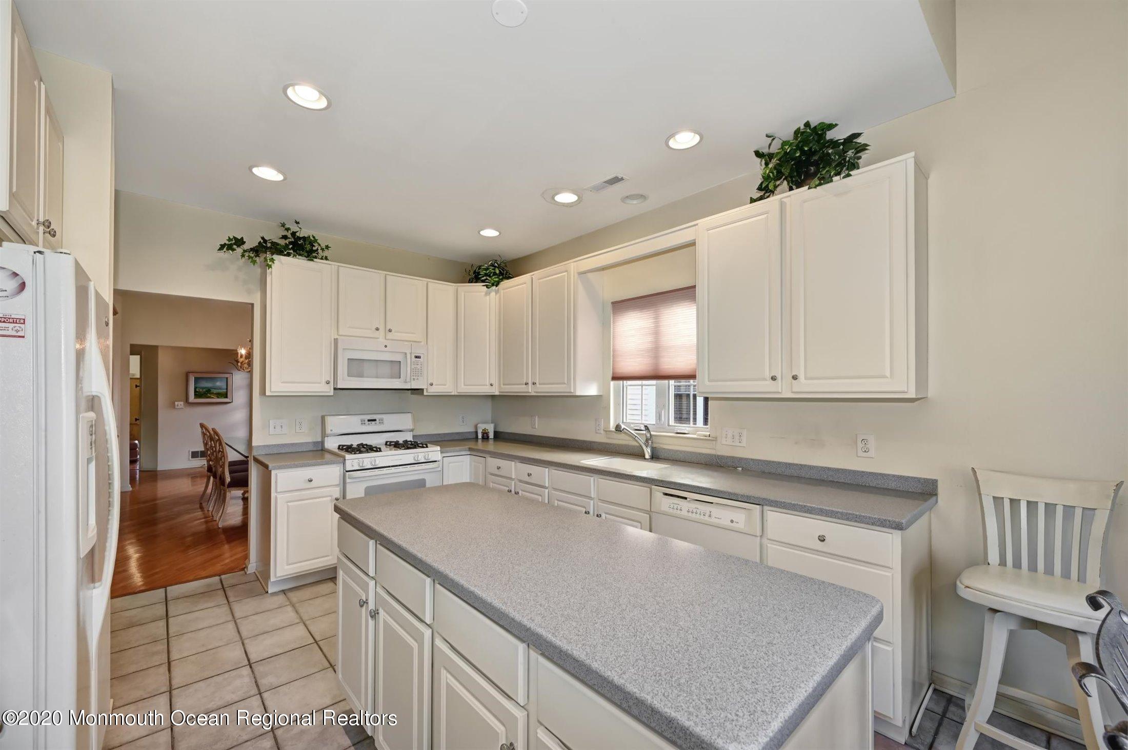 9 Pine Valley Road Jackson, NJ 08527 - Photo 8 of 45 08-Kitchen