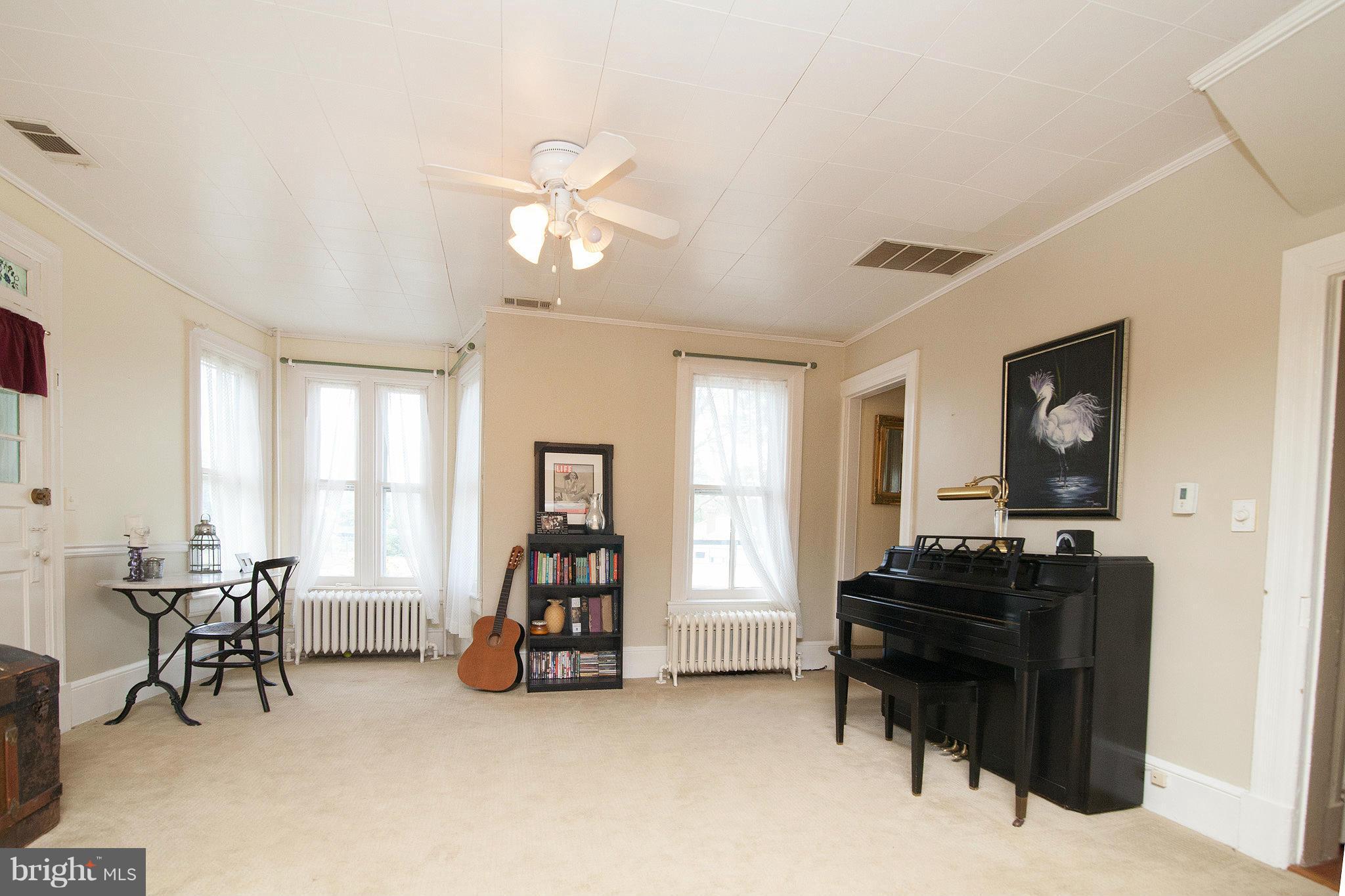 19831 Old York Road White Hall, MD 21161 - Photo 4 of 29 Living Room
