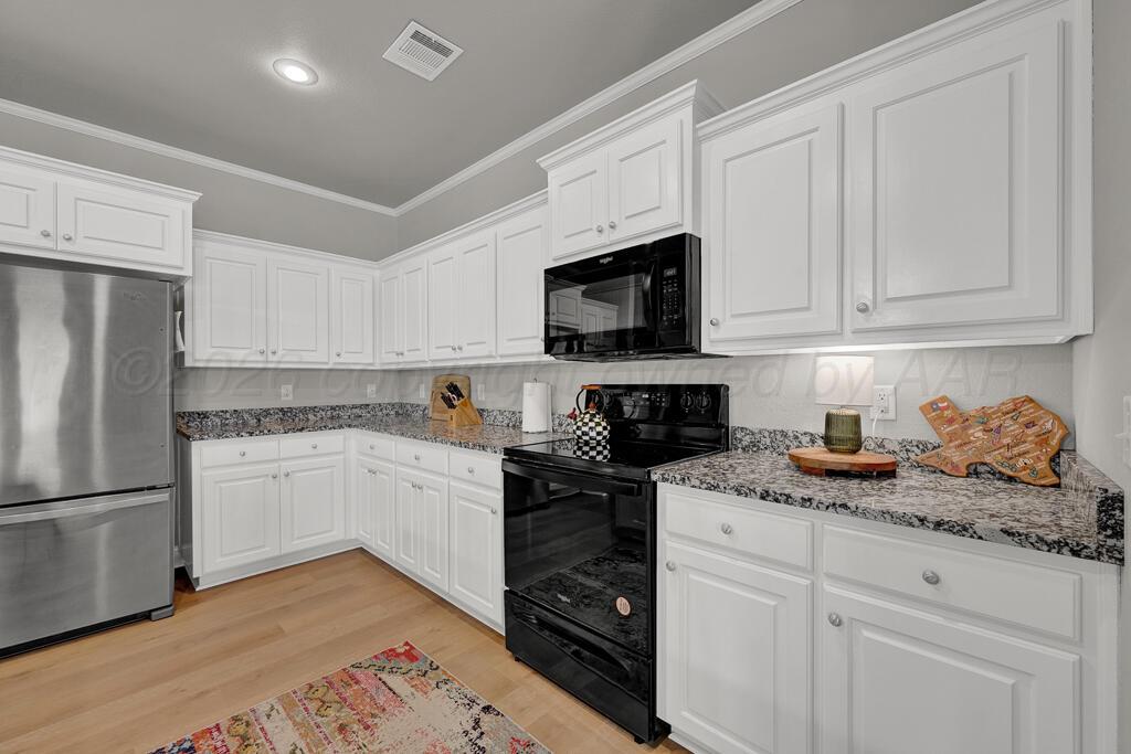 9917 Addelyn Avenue Amarillo, TX 79119 - Photo 10 of 27 kitchen 4