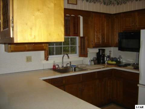 555 Trenton Road Adrian, MI 49221 - Photo 13 of 25 20376980-12.JPG