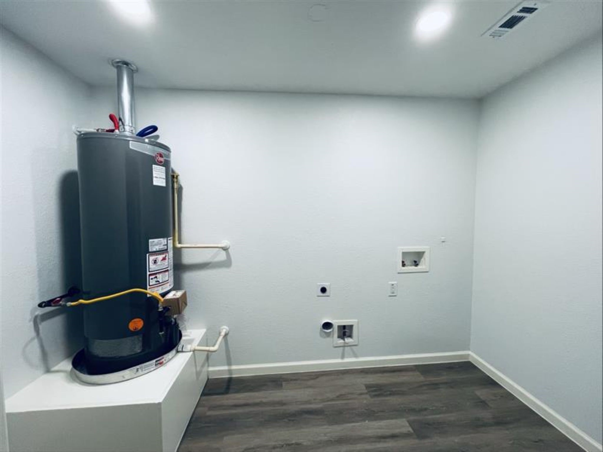 8817 Dandy Street Houston, TX 77016 - Photo 22 of 24 Utility Room