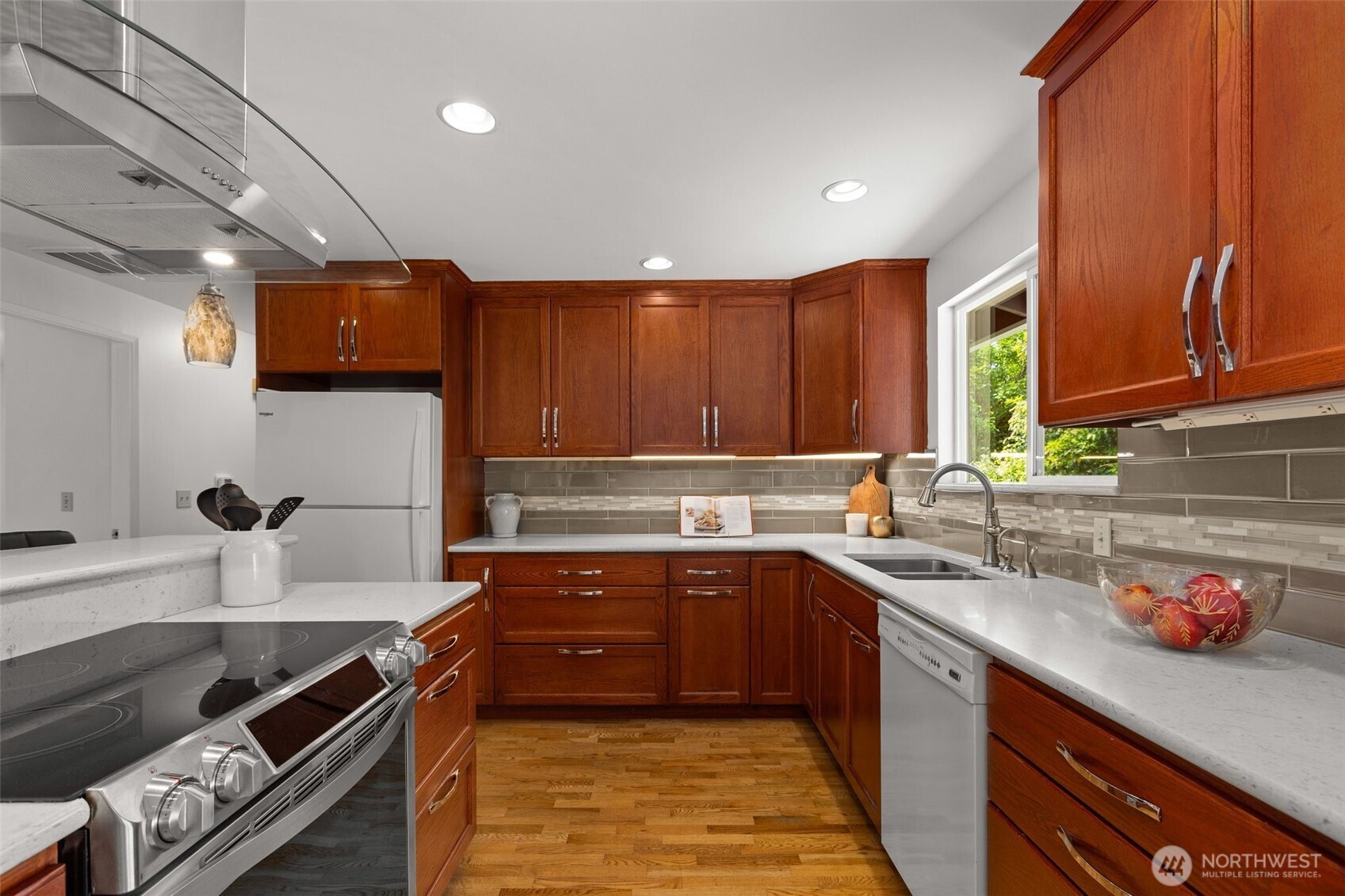 2507 Vashon Court Northeast Renton, WA 98059 - Photo 11 of 40
