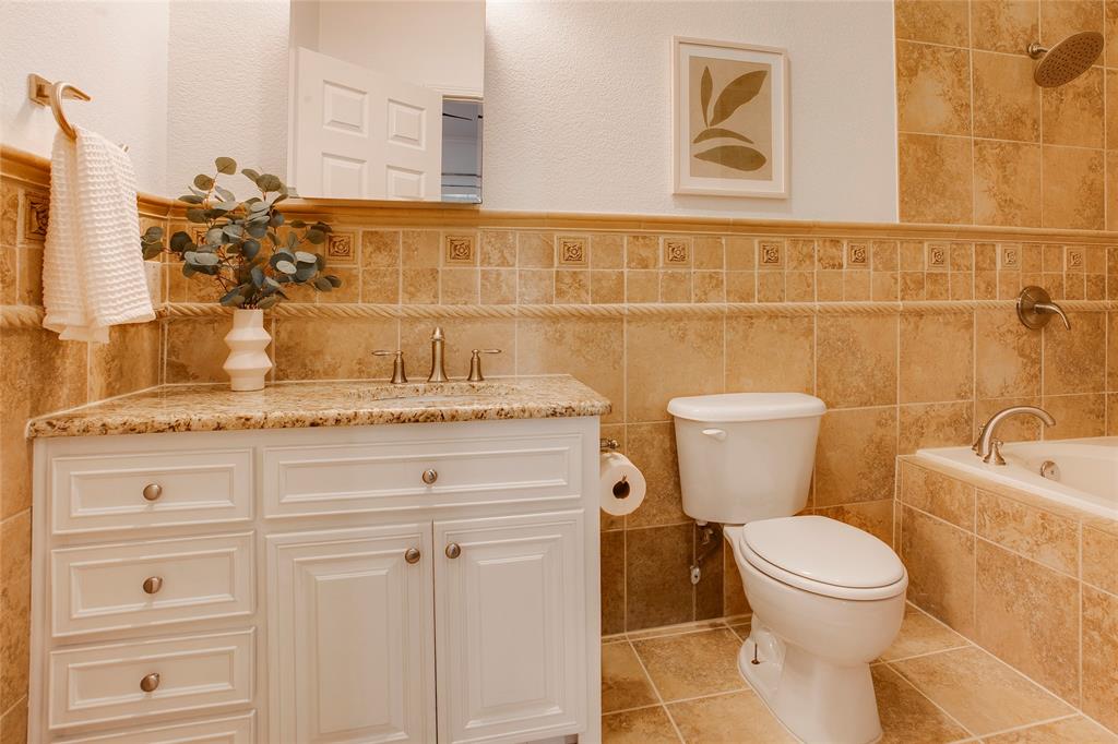 830 North Clinton Avenue Dallas, TX 75208 - Photo 25 of 35