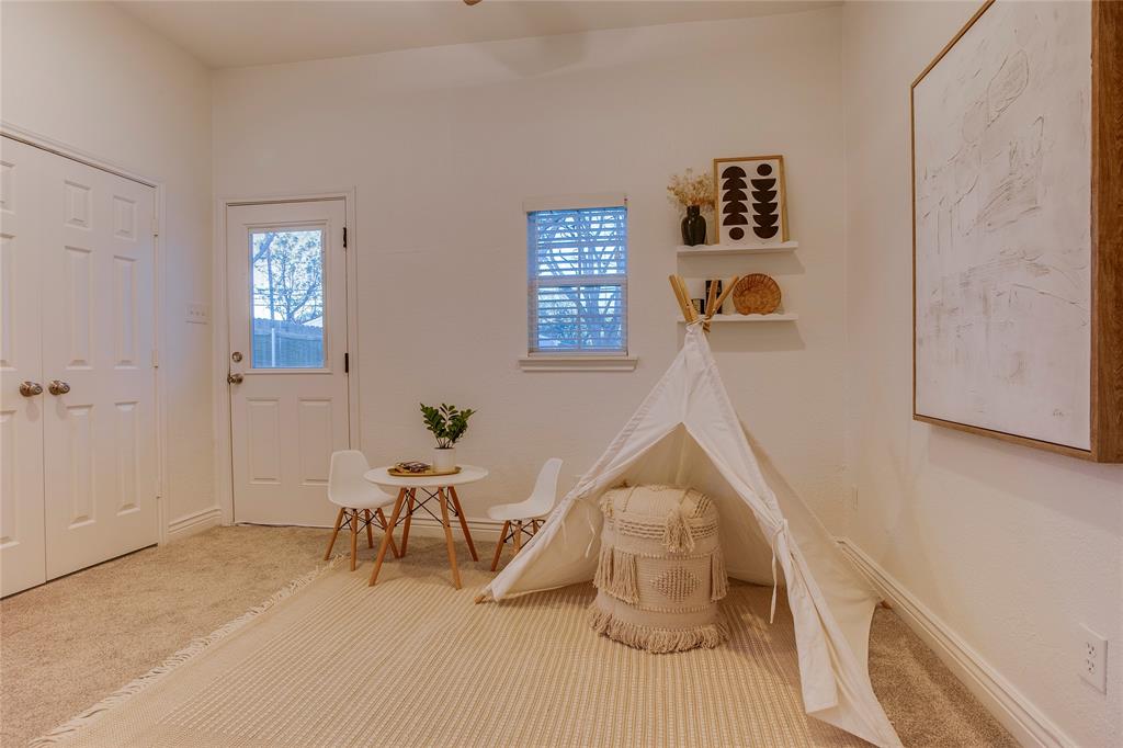 830 North Clinton Avenue Dallas, TX 75208 - Photo 30 of 35