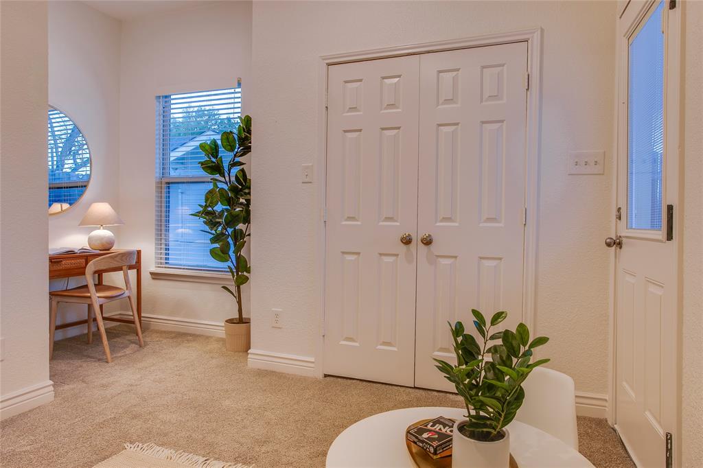 830 North Clinton Avenue Dallas, TX 75208 - Photo 31 of 35