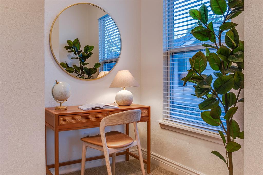 830 North Clinton Avenue Dallas, TX 75208 - Photo 32 of 35