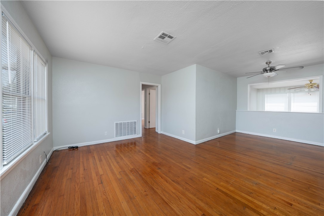 909 Rosedale Drive Corpus Christi, TX 78411 - Photo 4 of 13