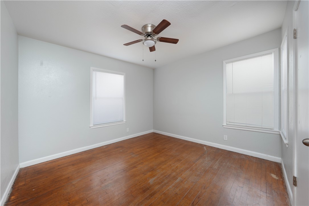 909 Rosedale Drive Corpus Christi, TX 78411 - Photo 9 of 13