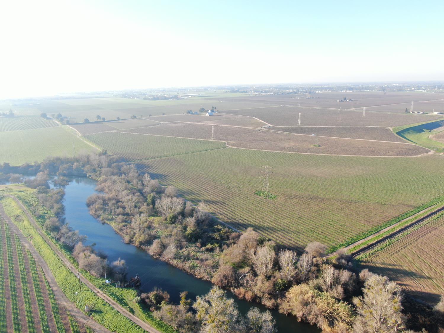 14248 East Peltier Road Acampo, CA 95220 - Photo 9 of 44 a view of an ocean and beach