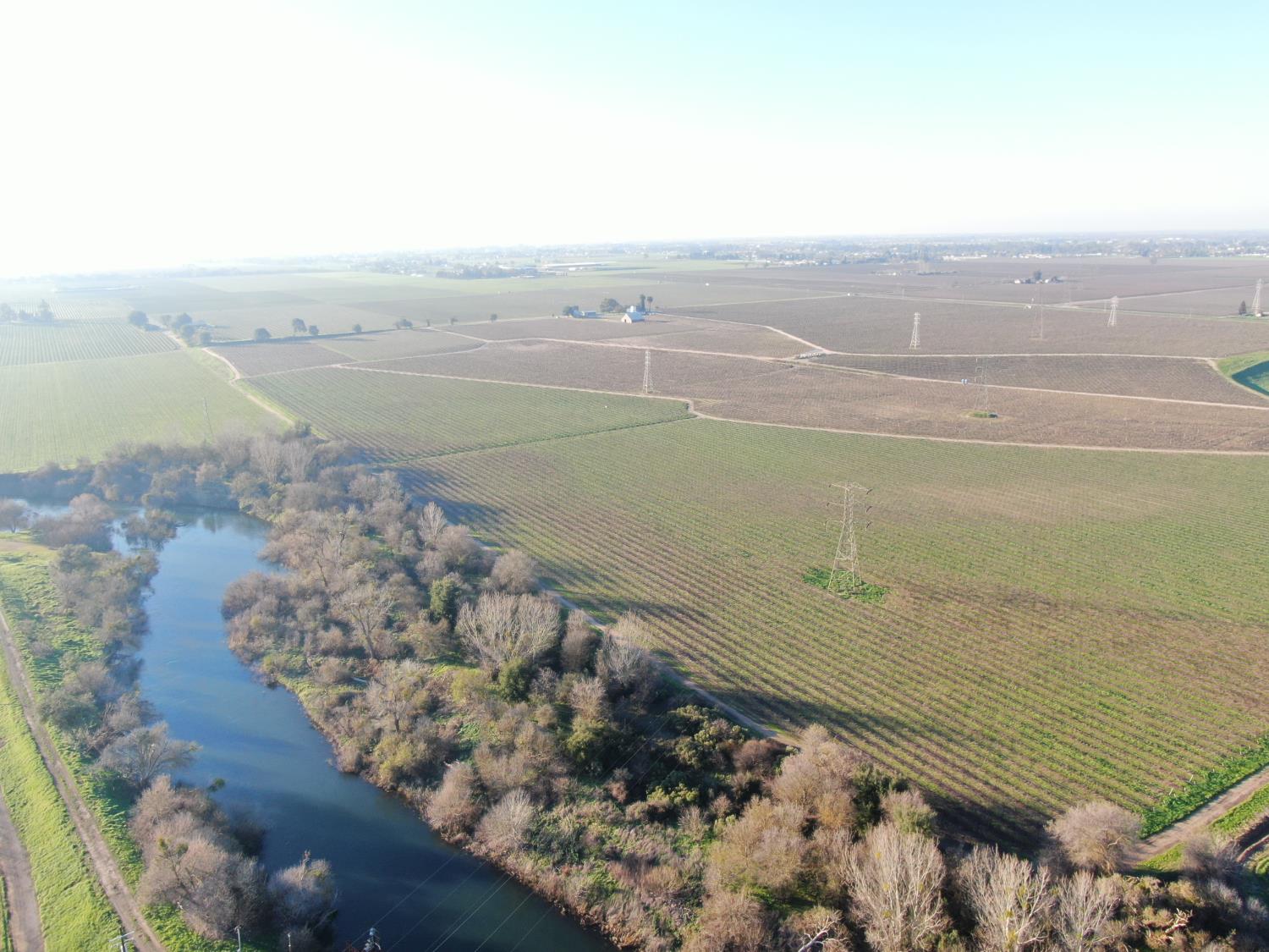 14248 East Peltier Road Acampo, CA 95220 - Photo 10 of 44 a view of an ocean and beach