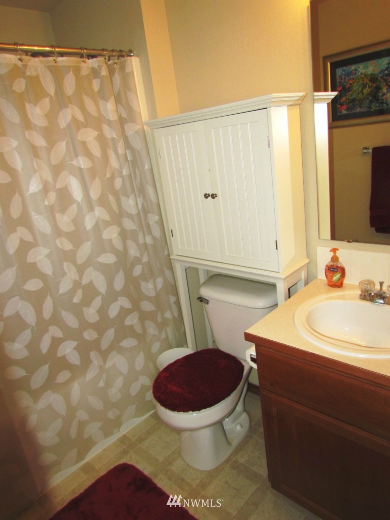201 Robin Street Southwest Orting, WA 98360 - Photo 11 of 15 Gallery Image 11
