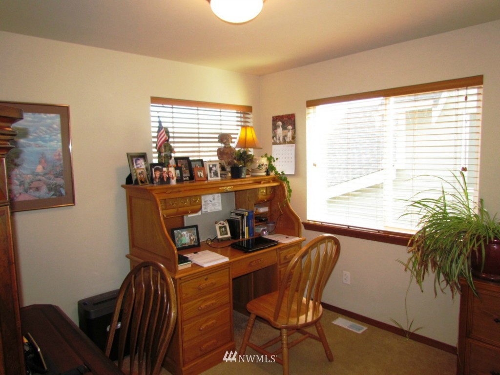 201 Robin Street Southwest Orting, WA 98360 - Photo 12 of 15 Gallery Image 12