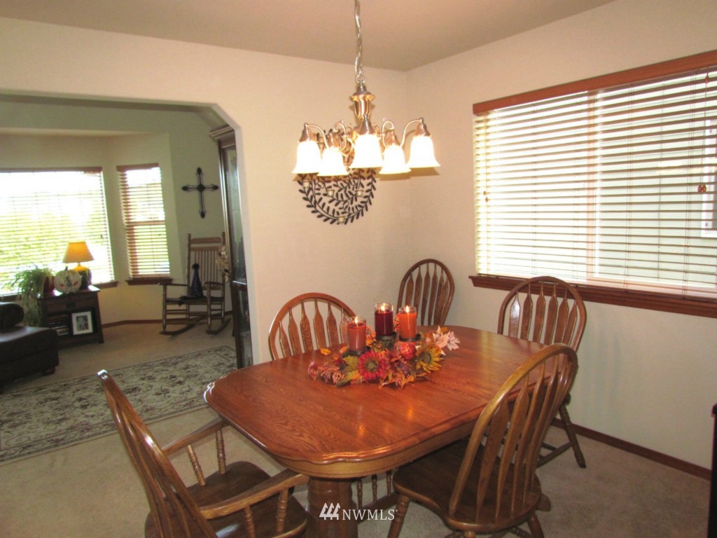 201 Robin Street Southwest Orting, WA 98360 - Photo 5 of 15 Gallery Image 5