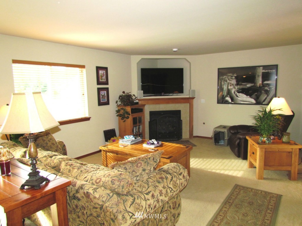 201 Robin Street Southwest Orting, WA 98360 - Photo 6 of 15 Gallery Image 6