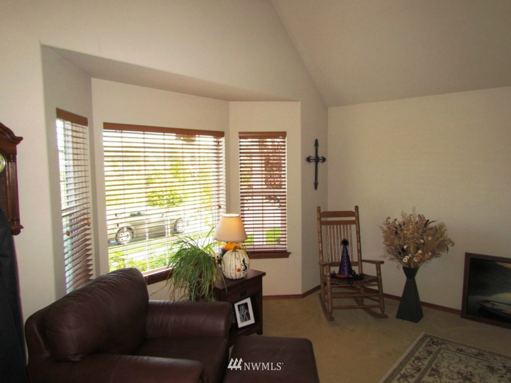201 Robin Street Southwest Orting, WA 98360 - Photo 7 of 15 Gallery Image 7