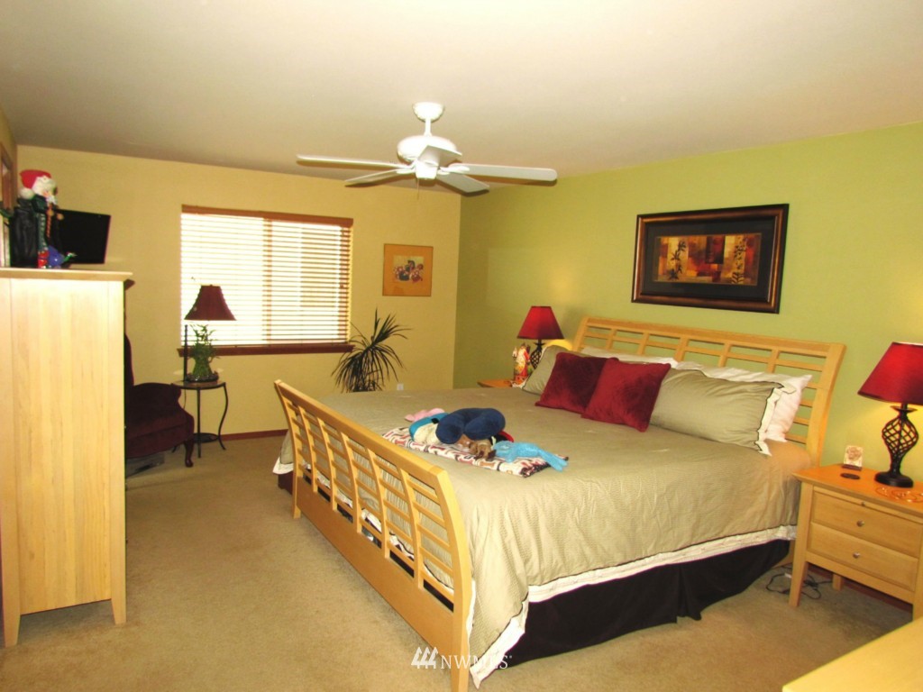 201 Robin Street Southwest Orting, WA 98360 - Photo 8 of 15 Gallery Image 8