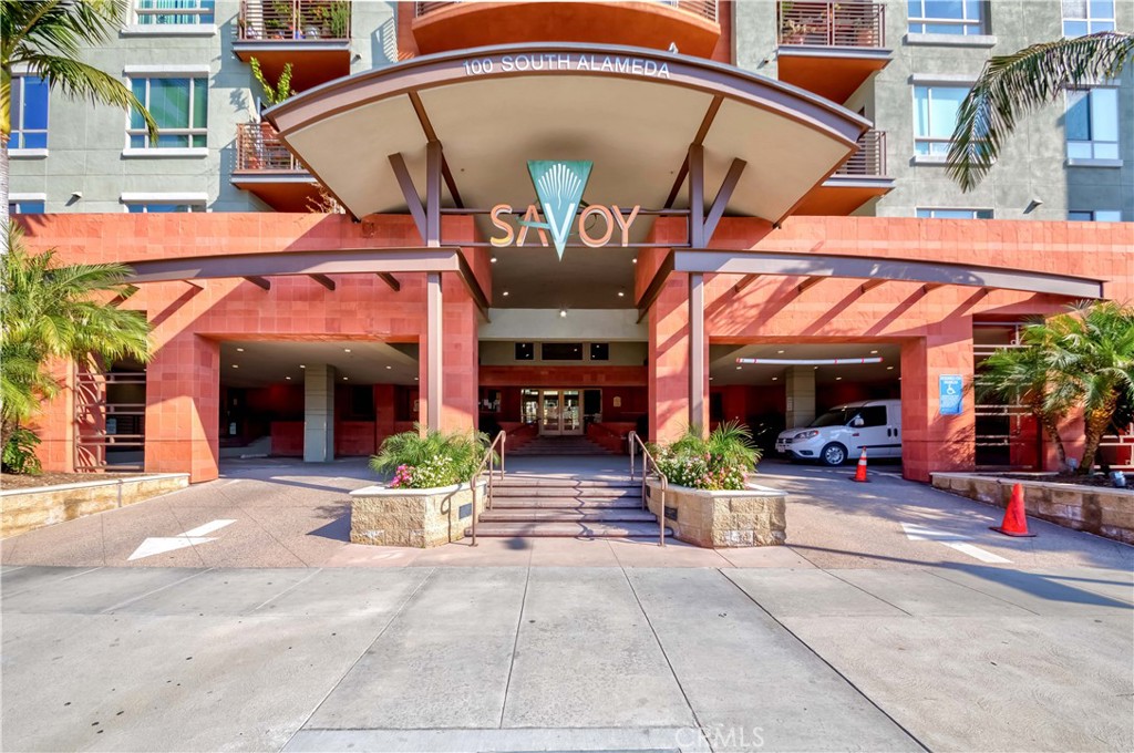 100 South Alameda Street, Unit 321 Los Angeles, CA 90012 - Photo 3 of 17 a view of a building with sitting area