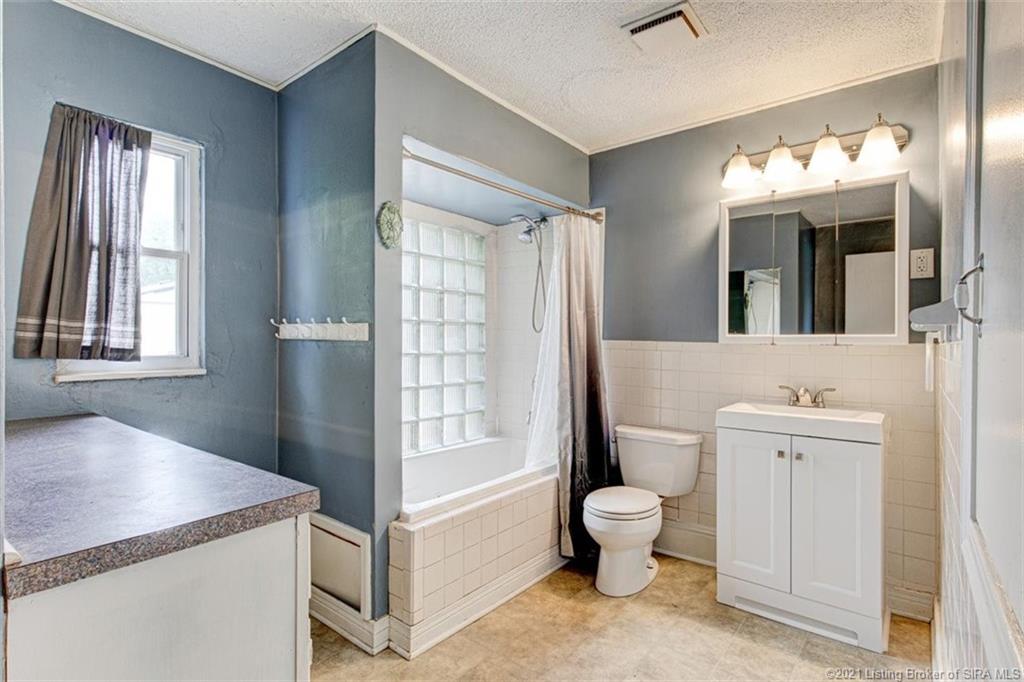 502 Hale Road Clarksville, IN 47129 - Photo 13 of 48