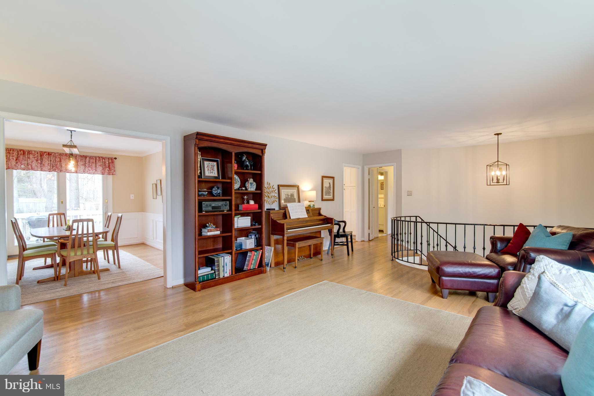 2344 Citation Court Reston, VA 20191 - Photo 5 of 30 Spacious Living Room