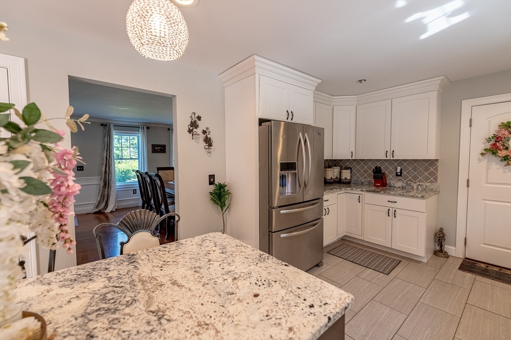 264 Collins Corner Road Dartmouth, MA 02747 - Photo 13 of 42