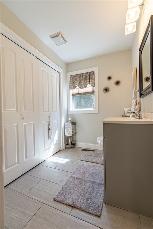 264 Collins Corner Road Dartmouth, MA 02747 - Photo 18 of 42