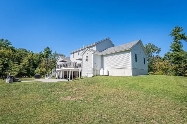 $950,000 | 264 Collins Corner Road, Dartmouth, MA 02747