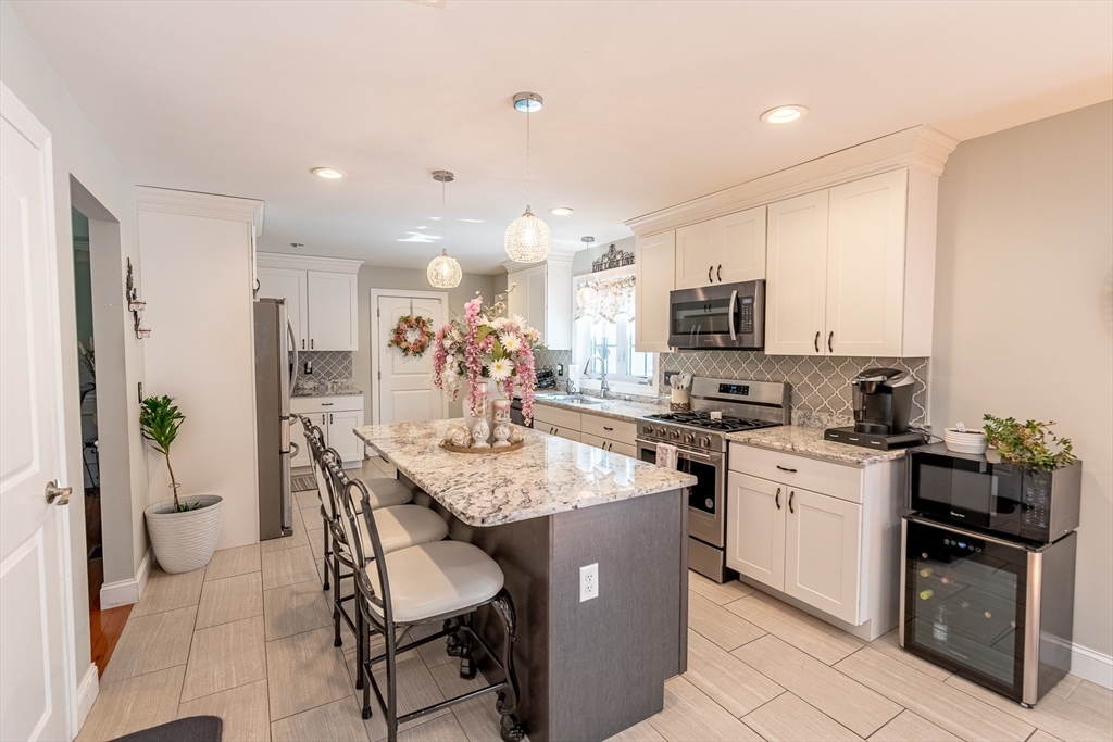 264 Collins Corner Road Dartmouth, MA 02747 - Photo 9 of 42