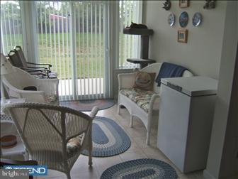 11 Oak Ridge Court Columbus, NJ 08022 - Photo 3 of 6 Family Room