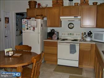 11 Oak Ridge Court Columbus, NJ 08022 - Photo 6 of 6 Kitchen
