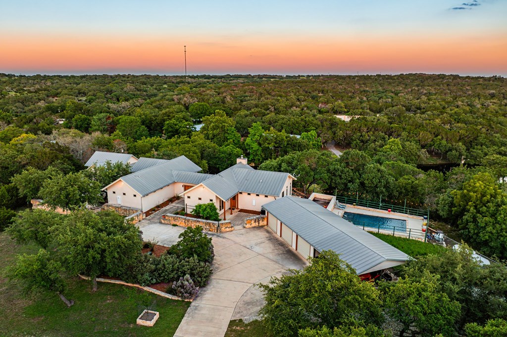 364 Wolf Creek Road Fredericksburg, TX 78624 - Photo 5 of 62