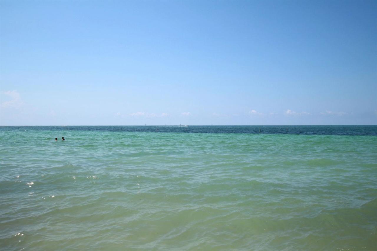 1401 Simonton Street, Unit 20 Key West, FL 33040 - Photo 25 of 32 a view of an ocean