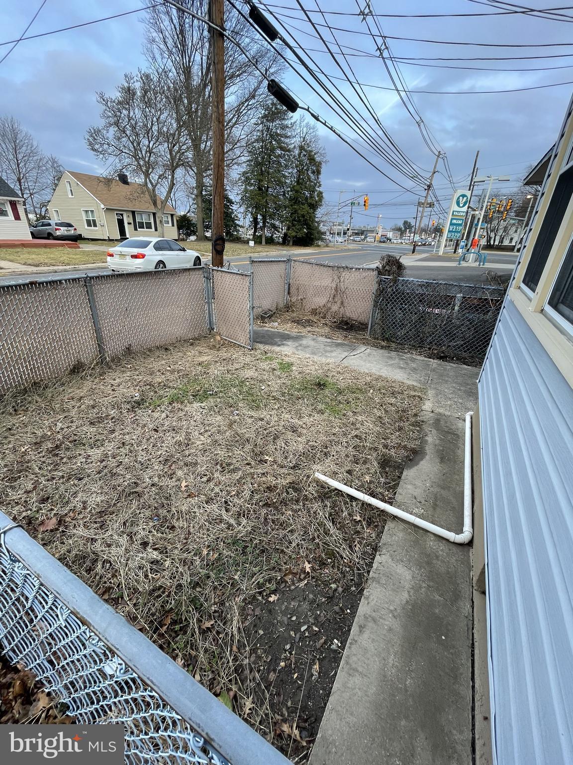 840 Columbus Road Burlington, NJ 08016 - Photo 4 of 53 front yard