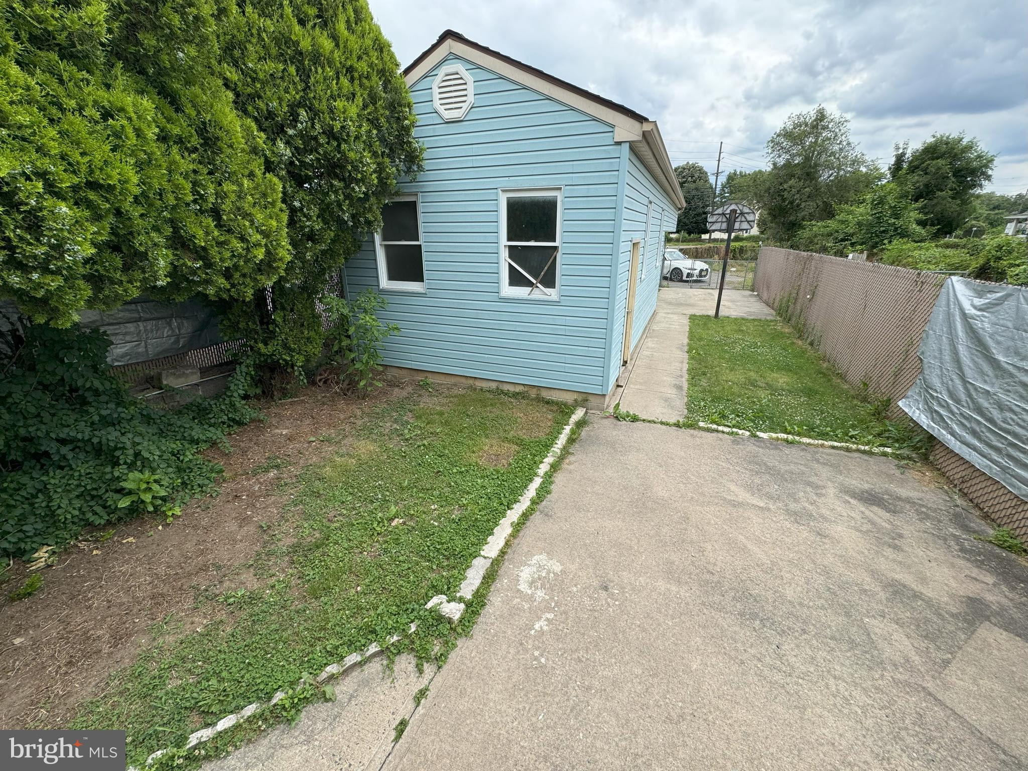 840 Columbus Road Burlington, NJ 08016 - Photo 48 of 53 backyard to garage