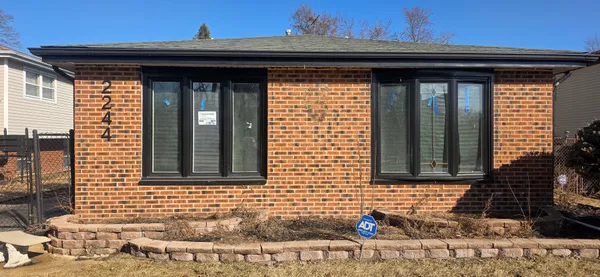 $225,000 | 2244 West 157th Place, Markham, IL 60426