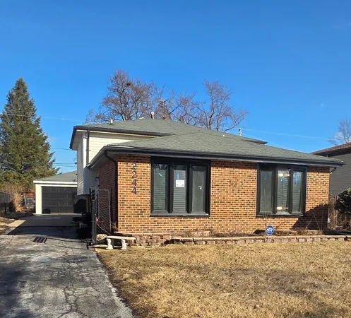 $225,000 | 2244 West 157th Place, Markham, IL 60426