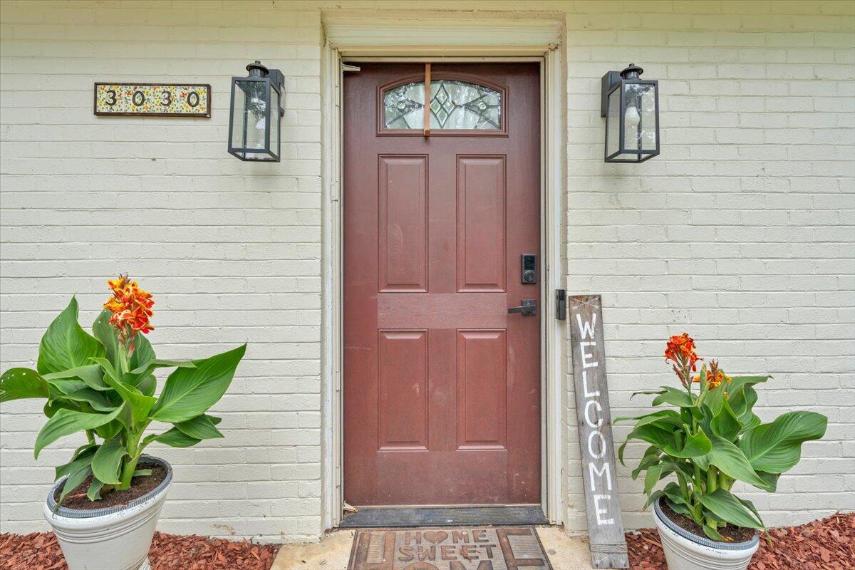 3030 Sedgefield Road Southwest Roanoke, VA 24018 - Photo 6 of 49 04-MIB06906