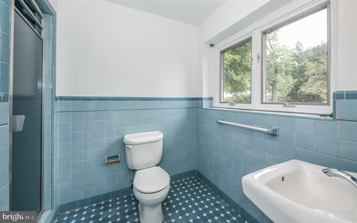 8104 Heacock Lane Wyncote, PA 19095 - Photo 18 of 24