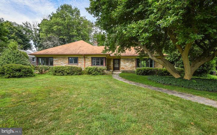 8104 Heacock Lane Wyncote, PA 19095 - Photo 2 of 24