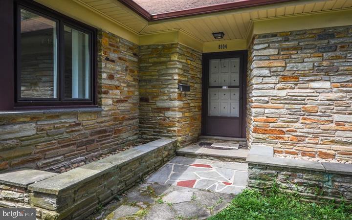 8104 Heacock Lane Wyncote, PA 19095 - Photo 3 of 24