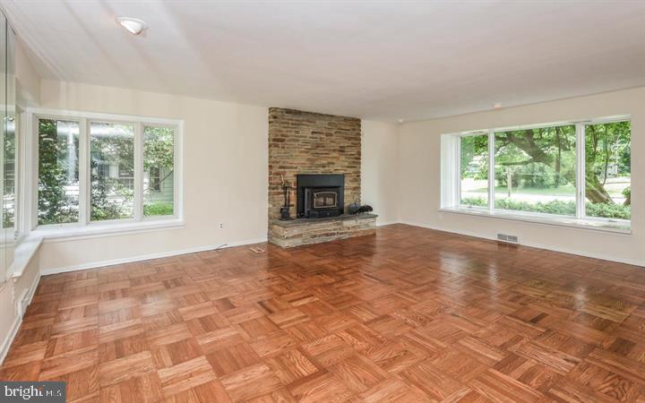 8104 Heacock Lane Wyncote, PA 19095 - Photo 5 of 24