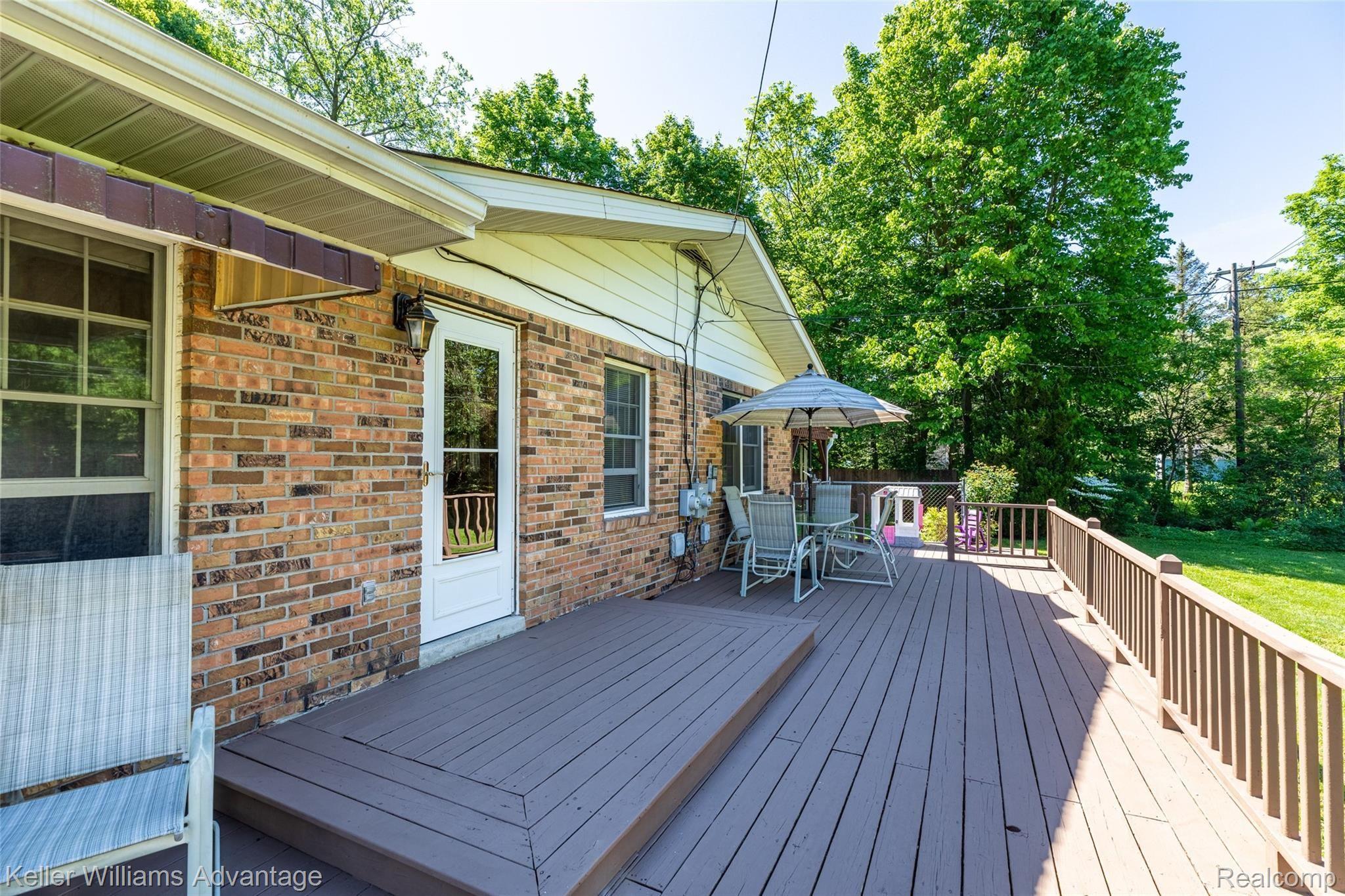 4540 Denton Road Canton, MI 48188 - Photo 9 of 38 9.Deck