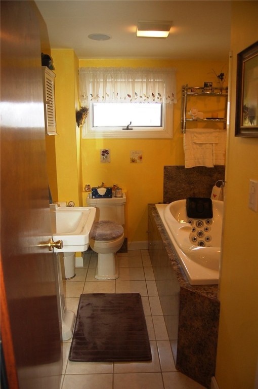 21 Ruth Street Pawtucket, RI 02861 - Photo 11 of 27 Bathroom
