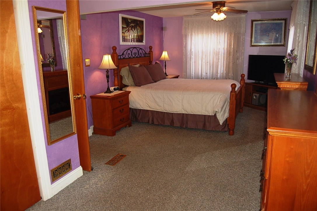 21 Ruth Street Pawtucket, RI 02861 - Photo 14 of 27 1st Floor Master