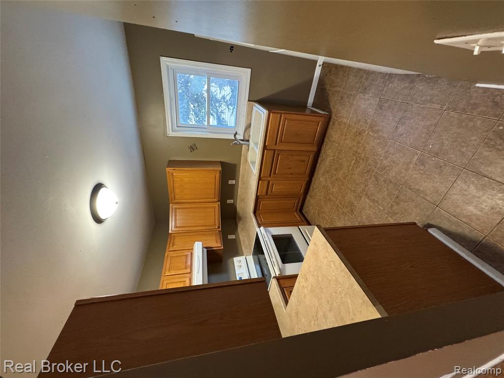 86 Hamilton Street Pontiac, MI 48342 - Photo 15 of 26