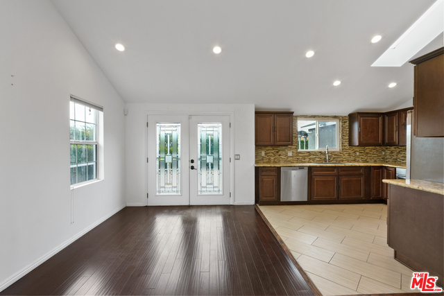 4157 Michael Avenue Los Angeles, CA 90066 - Photo 6 of 30