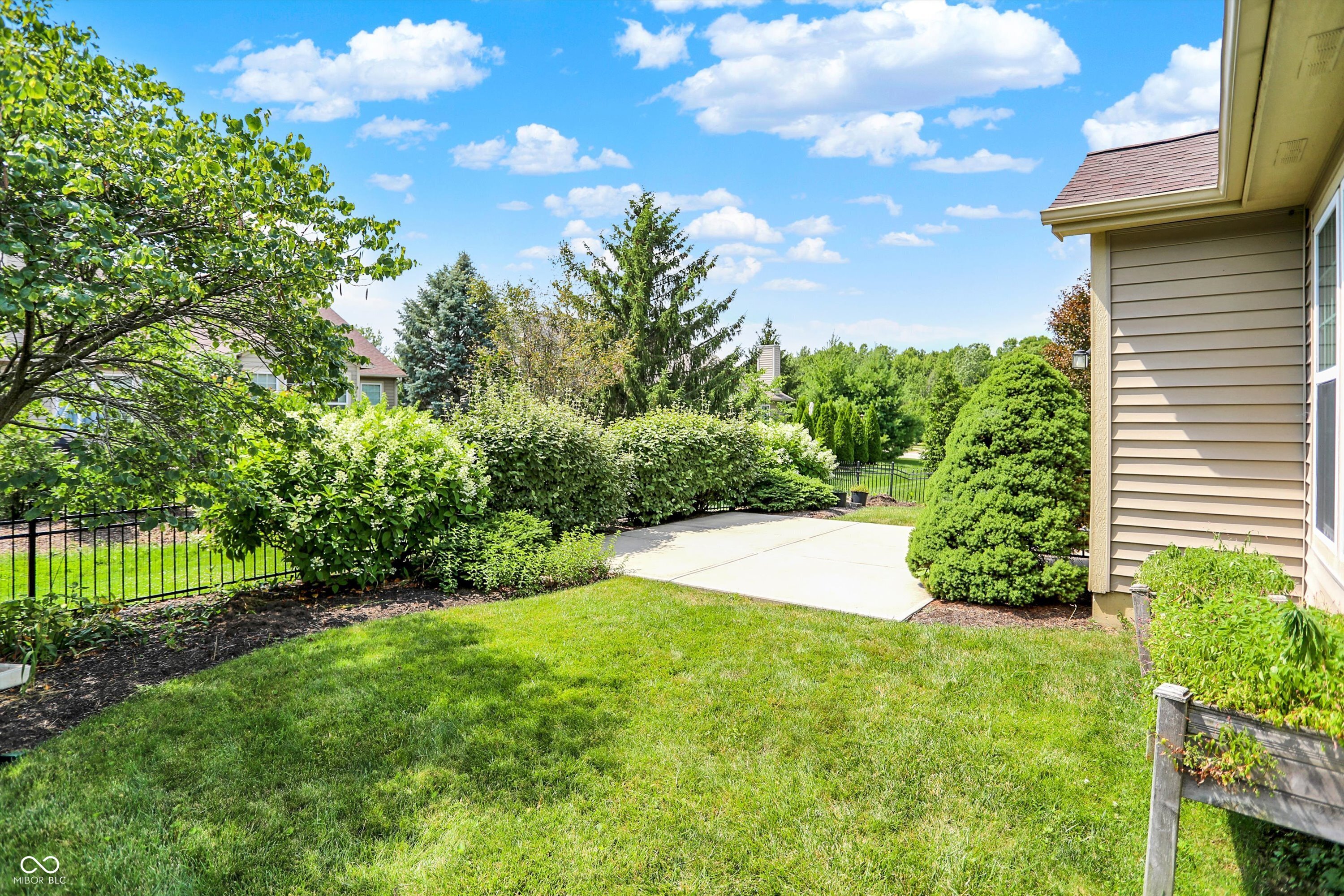 16130 Matlock Circle Westfield, IN 46074 - Photo 2 of 32