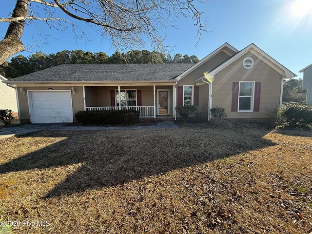 $1,350 | 808 Mandarin Trail, Jacksonville, NC 28540