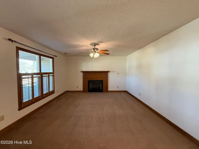 $1,350 | 808 Mandarin Trail, Jacksonville, NC 28540